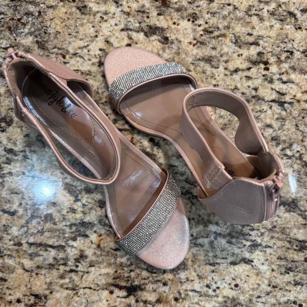 Gorgeous Sparkles Pink Leather Sandals by Style & Co. Size 9M Brand New!!